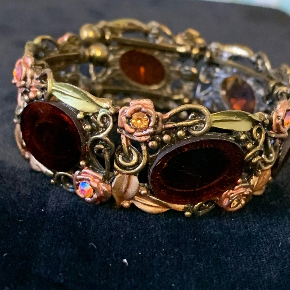 Decorative cuff bracelet